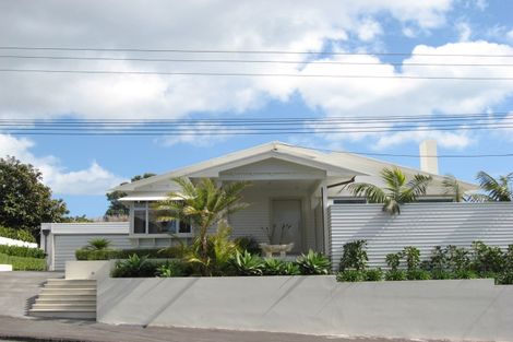 Photo of property in 24 Nobs Line, Strandon, New Plymouth, 4312