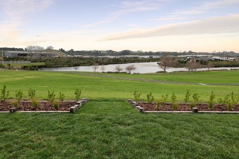 Photo of property in 170 Lakes Boulevard, Pyes Pa, Tauranga, 3112
