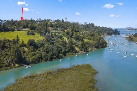 Photo of property in 90 Cedar Terrace, Stanmore Bay, Whangaparaoa, 0932