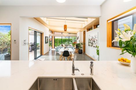 Photo of property in 35 Queen Street, Mount Victoria, Wellington, 6011