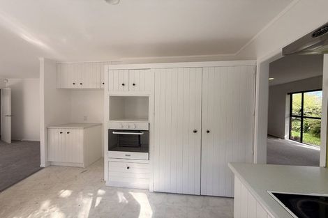 Photo of property in 53 Mirrabooka Avenue, Botany Downs, Auckland, 2010