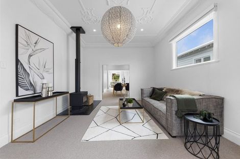 Photo of property in 19 West Avenue, Saint Clair, Dunedin, 9012