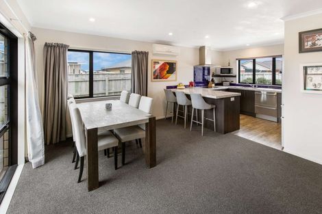 Photo of property in 21 Story Street, Foxton Beach, Foxton, 4815