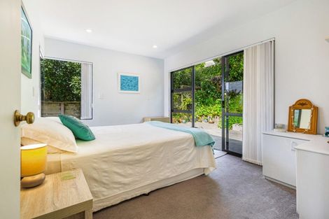 Photo of property in 2/7 Calypso Place, Rothesay Bay, Auckland, 0630