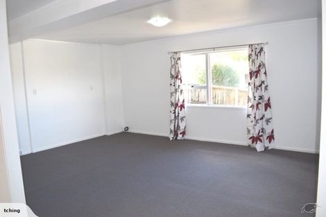 Photo of property in 2/527 Beach Road, Murrays Bay, Auckland, 0630