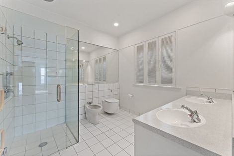 Photo of property in 42 Paritai Drive, Orakei, Auckland, 1071