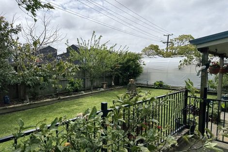 Photo of property in 2 Parma Place, Henderson, Auckland, 0612