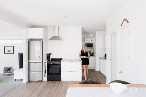 Photo of property in 22 Queen Road, Bellevue, Tauranga, 3110