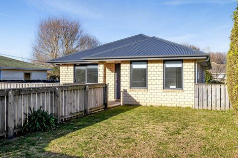 Photo of property in 8 Gladstone Street, Hawera, 4610