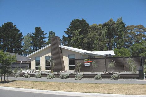 Photo of property in 17 Mataroa Place, Parklands, Christchurch, 8083