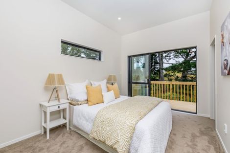 Photo of property in 2 Tarara Lane, Kumeu, 0810