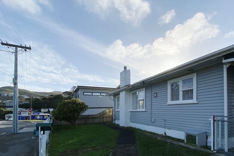 Photo of property in 58 Broderick Road, Johnsonville, Wellington, 6037
