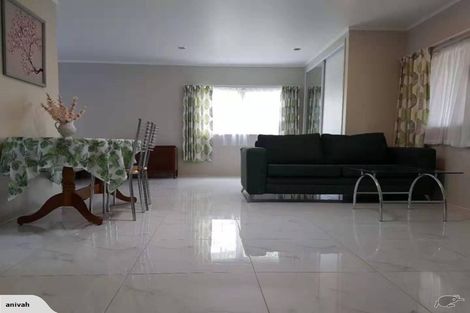 Photo of property in 40 Spence Road, Henderson, Auckland, 0612