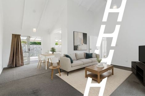 Photo of property in 43 Frobisher Way, Clendon Park, Auckland, 2103