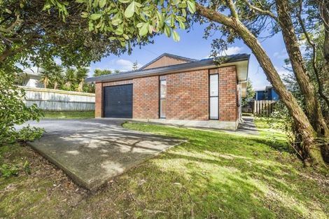 Photo of property in 60a Tiroroa Avenue, Te Atatu South, Auckland, 0610