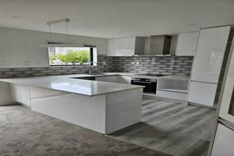 Photo of property in 9 Kaweka Street, New Lynn, Auckland, 0600