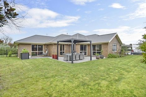 Photo of property in 11 Springside Place, Redwood, Christchurch, 8051