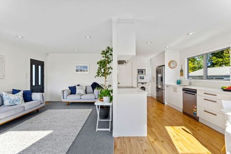 Photo of property in 37 Gatman Street, Birkdale, Auckland, 0626