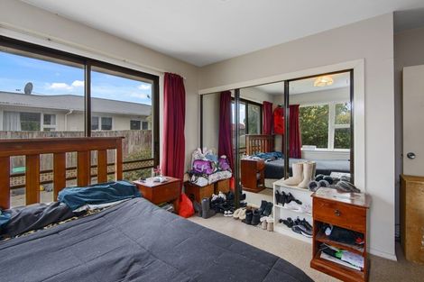 Photo of property in 12 Frensham Crescent, Woolston, Christchurch, 8062