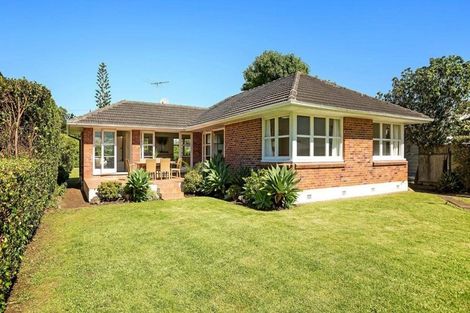 Photo of property in 37 Millen Avenue, Pakuranga, Auckland, 2010