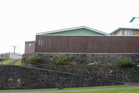 Photo of property in 99 Pioneer Road, Moturoa, New Plymouth, 4310