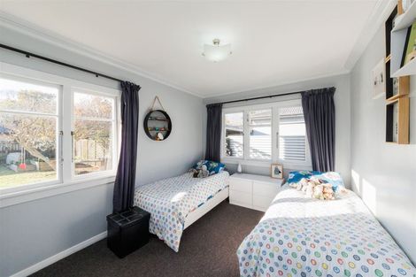 Photo of property in 41 Pahiatua Street, Hokowhitu, Palmerston North, 4410