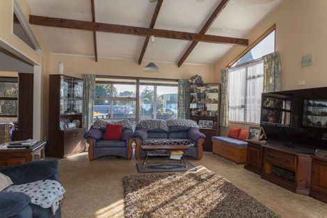 Photo of property in 17 Victor Street, Dannevirke, 4930