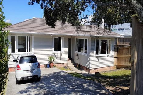 Photo of property in 18 Tonkin Drive, Sunnynook, Auckland, 0620