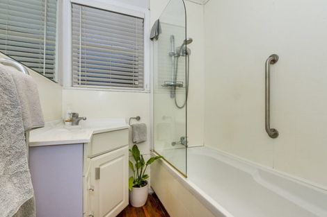 Photo of property in 1/28 Spencer Road, Pinehill, Auckland, 0632