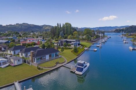 Photo of property in 15 Waitotara Way, Whitianga, 3510