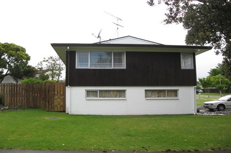 Photo of property in 19 Balgowan Terrace, Conifer Grove, Takanini, 2112
