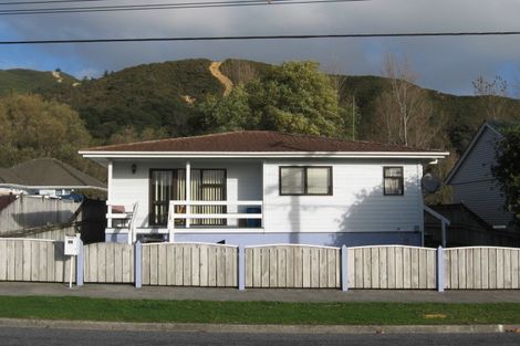 Photo of property in 94 Strand Crescent, Naenae, Lower Hutt, 5011