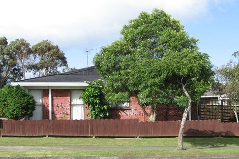 Photo of property in 76b Prince Regent Drive, Half Moon Bay, Auckland, 2012