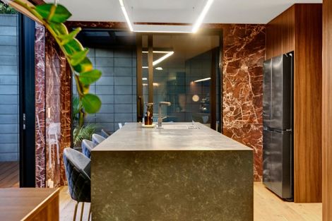 Photo of property in 12a Baring Terrace, Strandon, New Plymouth, 4312