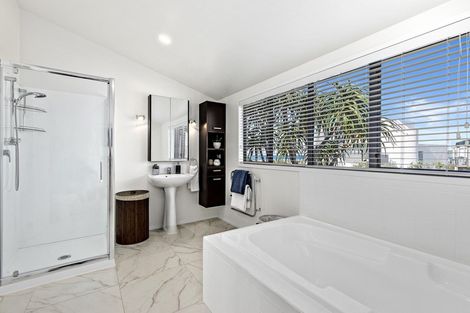 Photo of property in 1 Lagoon Way, Omaha, 0986