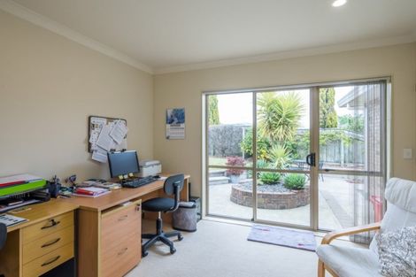 Photo of property in 10 Compass Court, Paraparaumu, 5032