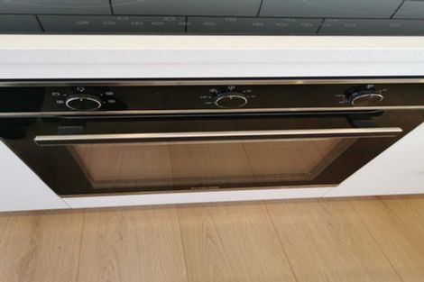 Photo of property in 4/141 Colwill Road, Massey, Auckland, 0614