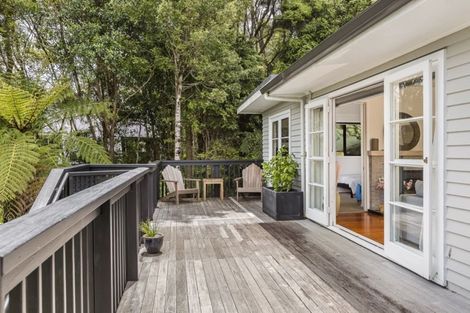 Photo of property in 102 Park Hill Road, Birkenhead, Auckland, 0626