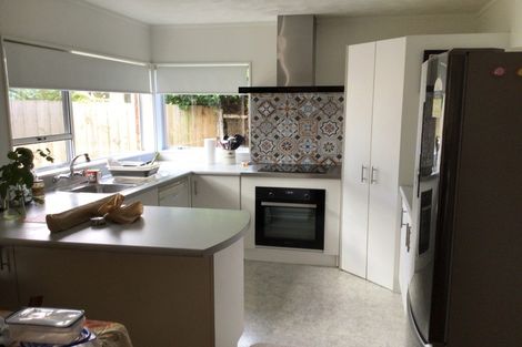 Photo of property in 2/11 Gloria Avenue, Te Atatu Peninsula, Auckland, 0610