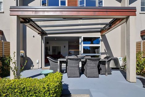 Photo of property in 250b Courtenay Street, Strandon, New Plymouth, 4312