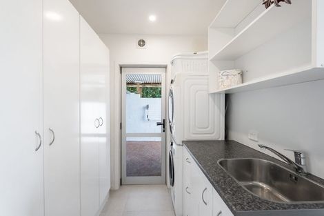 Photo of property in 2/86 Seaview Road, Castor Bay, Auckland, 0620