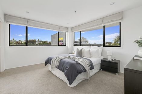 Photo of property in 4a/171 Hurstmere Road, Takapuna, Auckland, 0622