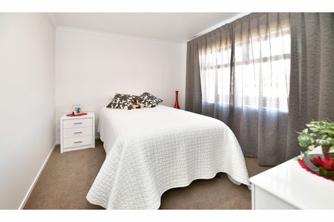 Photo of property in 3 Waitaha Close, Orewa, 0931