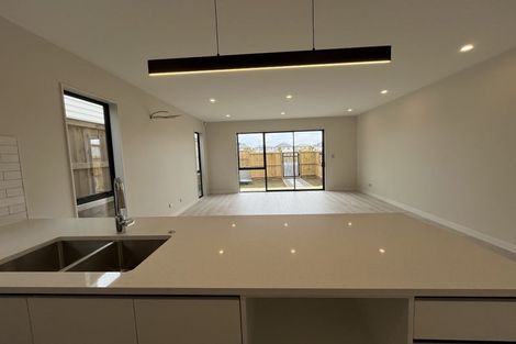 Photo of property in 20 Kapeta Lane, Karaka, 2113