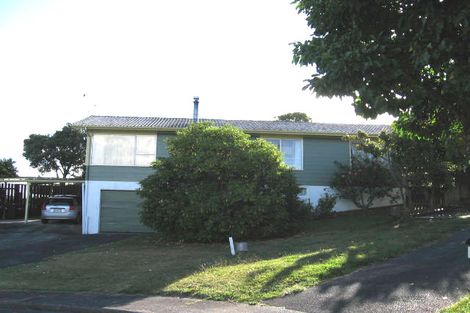 Photo of property in 10 Verena Place, Green Bay, Auckland, 0604