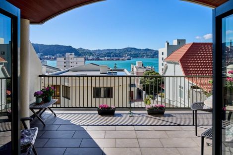 Photo of property in 12/22 Oriental Terrace, Oriental Bay, Wellington, 6011
