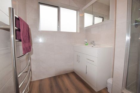 Photo of property in 1/33 Blacklock Avenue, Henderson, Auckland, 0612