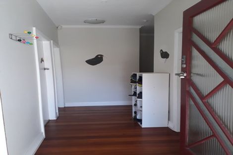 Photo of property in 73 Hungerford Road, Houghton Bay, Wellington, 6023