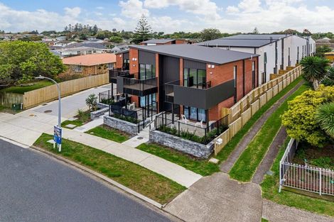 Photo of property in 15/12 Humphreys Place, Mangere, Auckland, 2022