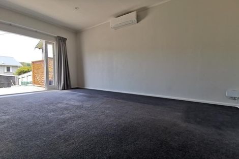 Photo of property in 5 Freeling Street, Island Bay, Wellington, 6023